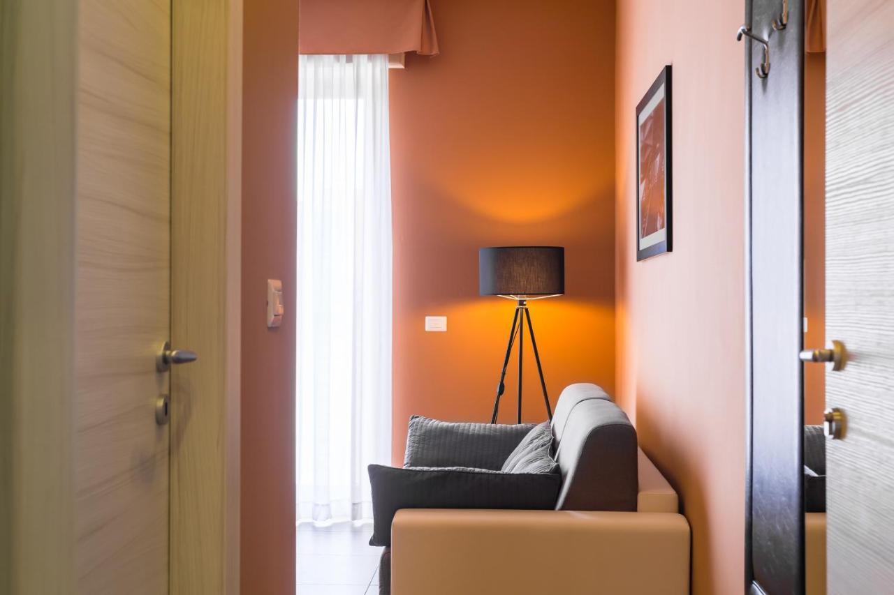 Bh Napoli Railway Otel Dış mekan fotoğraf
