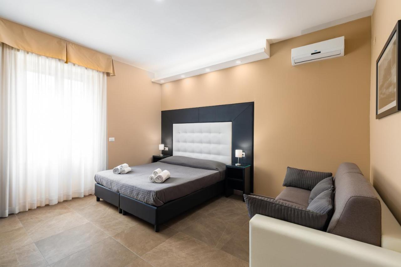Bh Napoli Railway Otel Dış mekan fotoğraf
