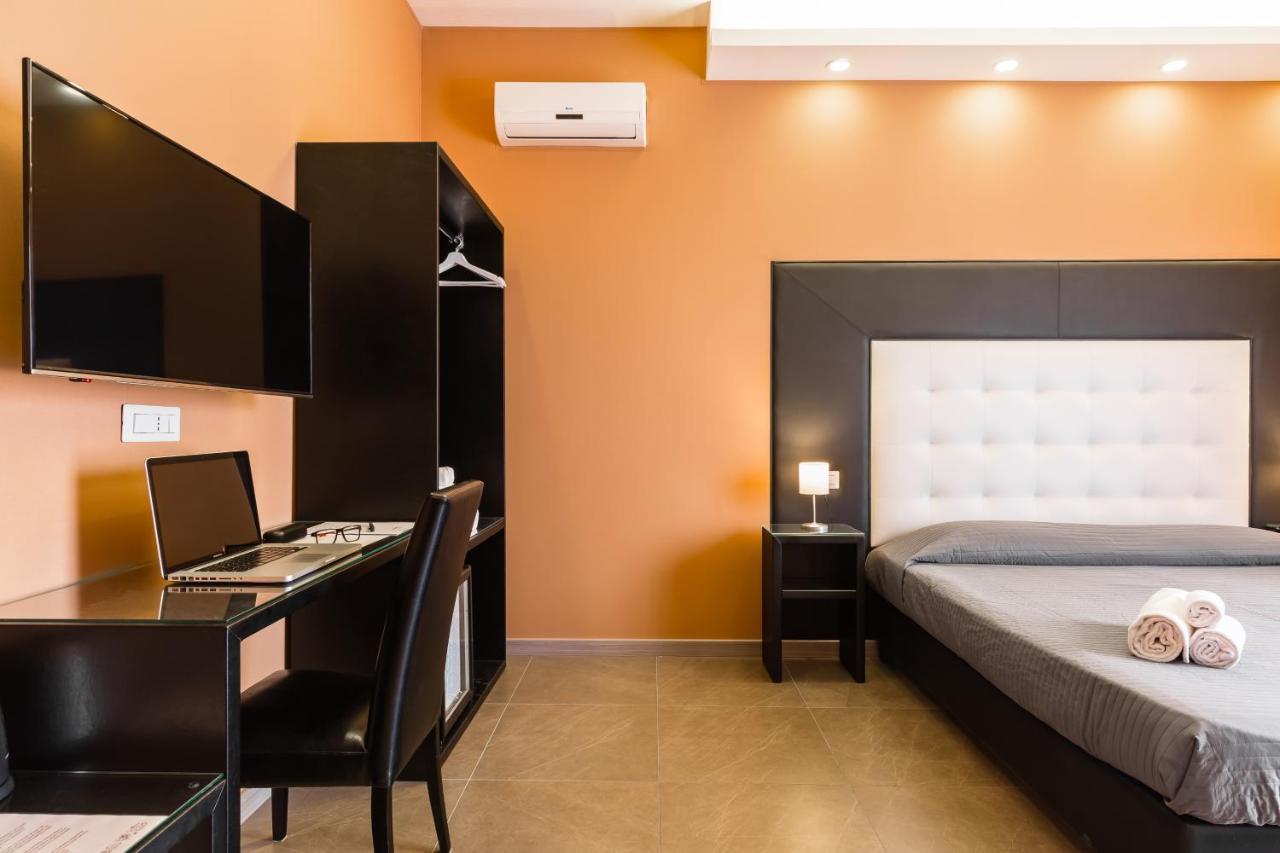 Bh Napoli Railway Otel Dış mekan fotoğraf