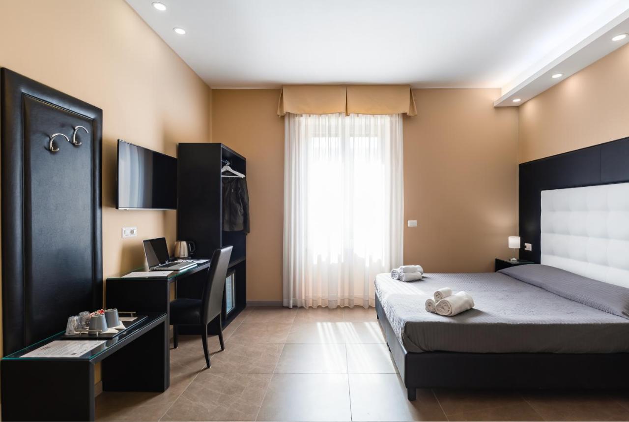 Bh Napoli Railway Otel Dış mekan fotoğraf