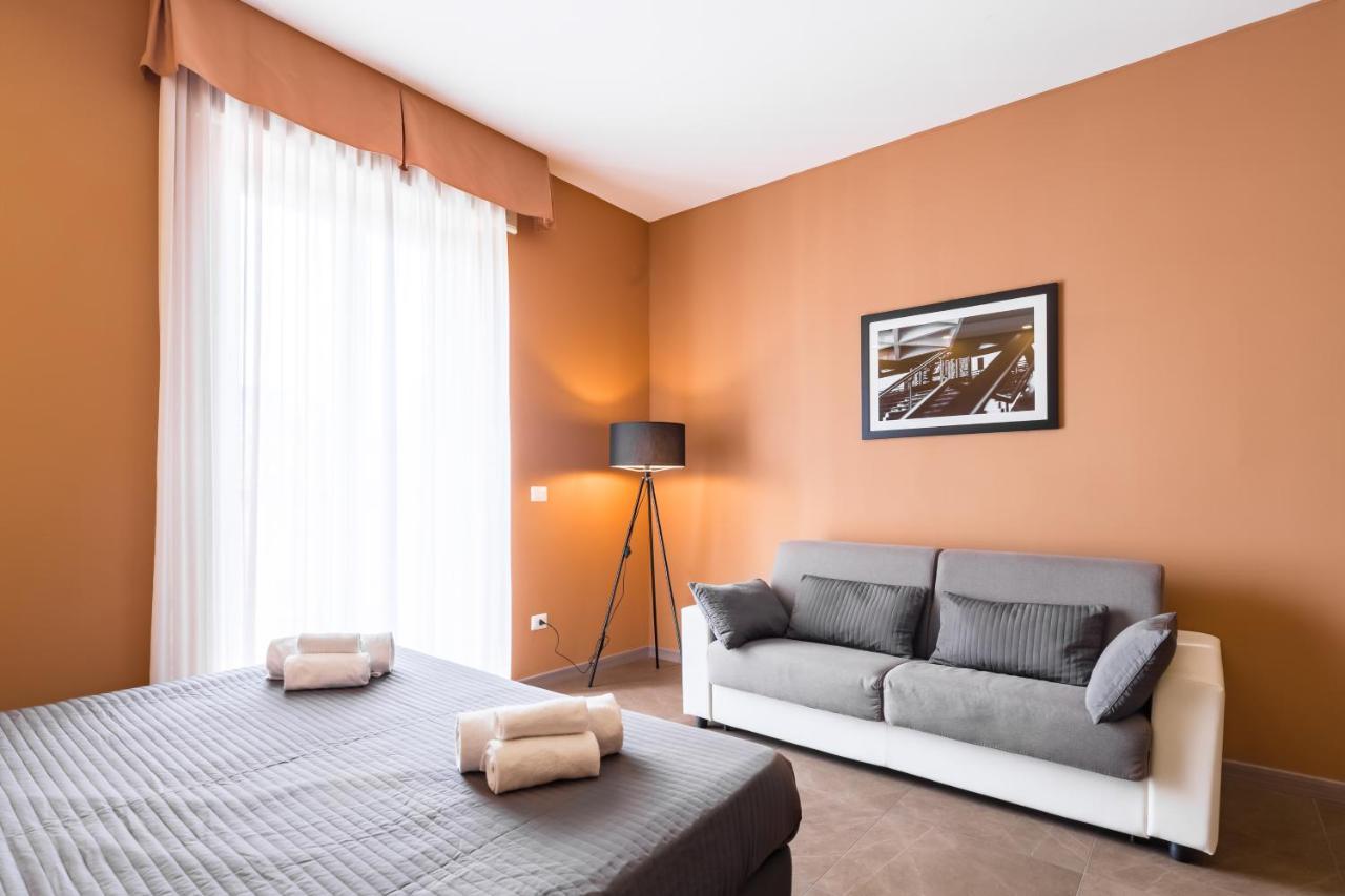 Bh Napoli Railway Otel Dış mekan fotoğraf