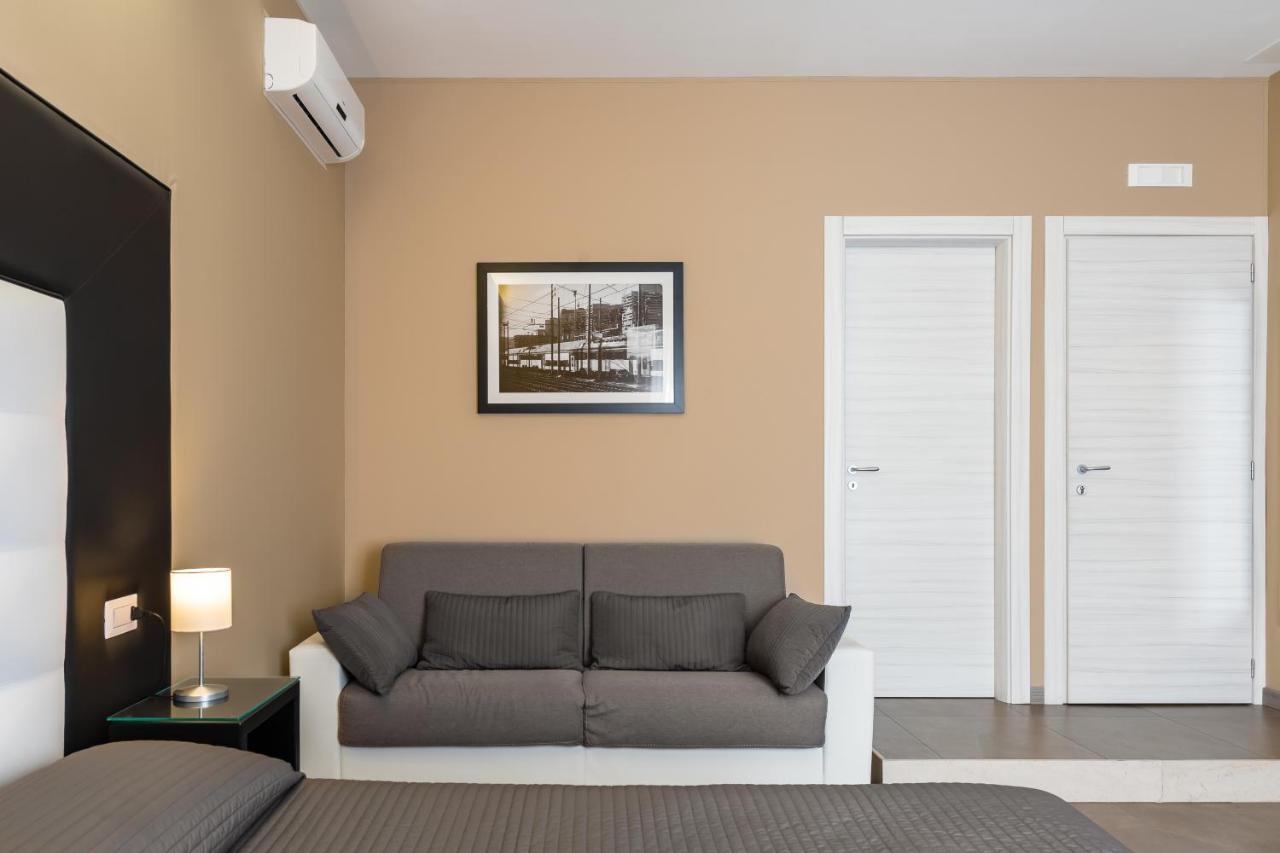 Bh Napoli Railway Otel Dış mekan fotoğraf