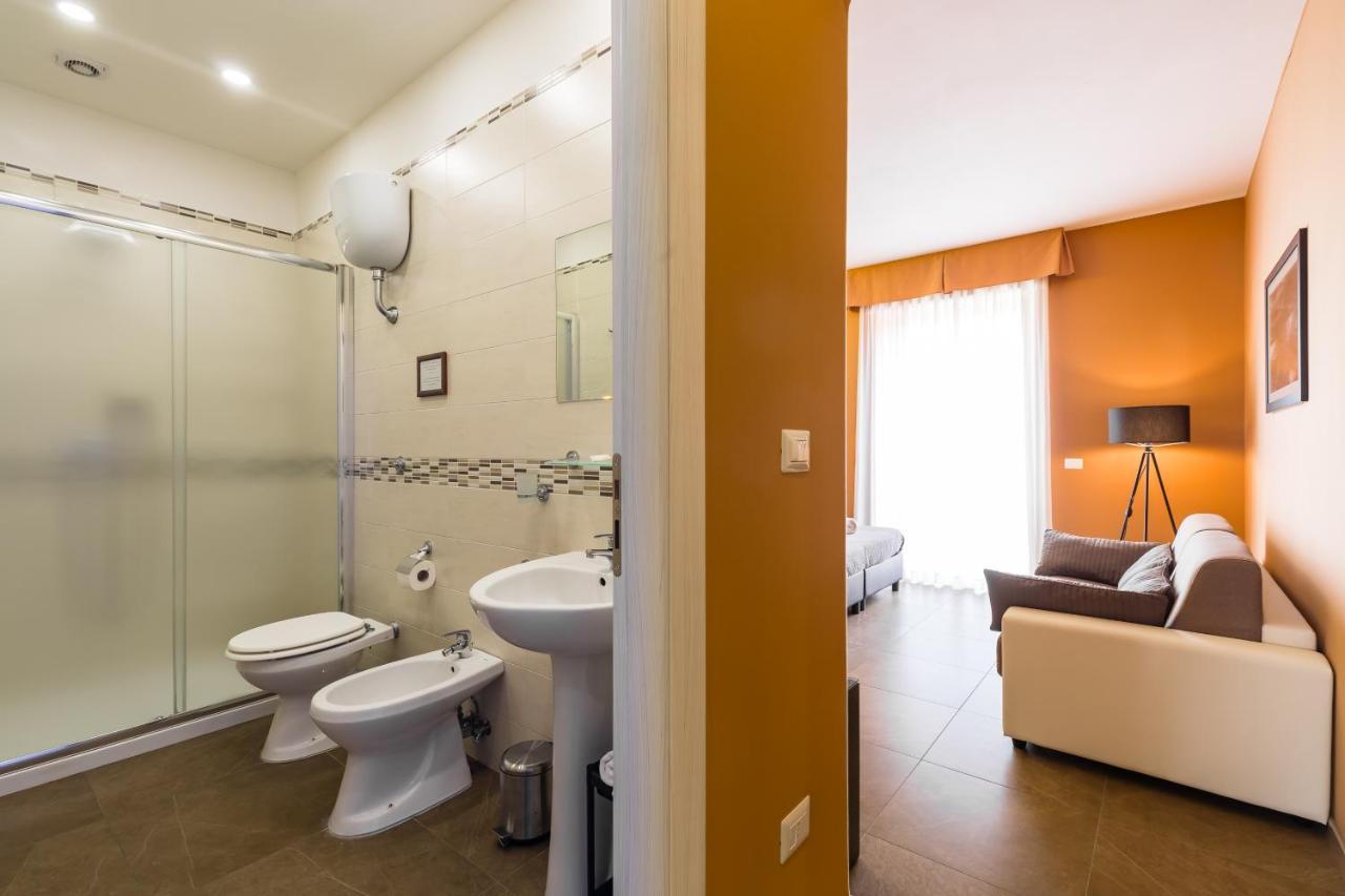 Bh Napoli Railway Otel Dış mekan fotoğraf