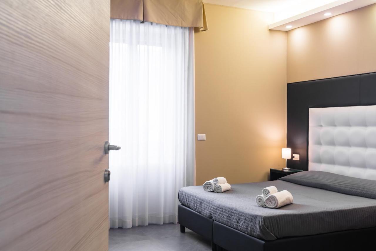 Bh Napoli Railway Otel Dış mekan fotoğraf