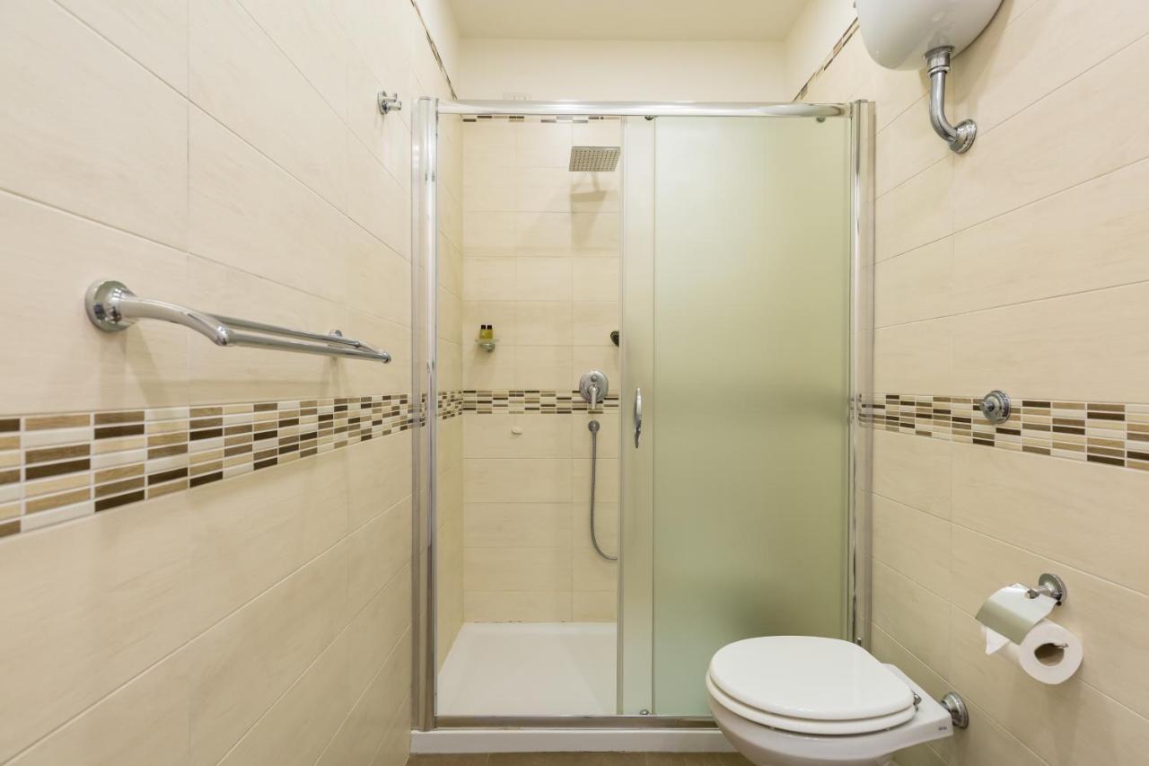 Bh Napoli Railway Otel Dış mekan fotoğraf