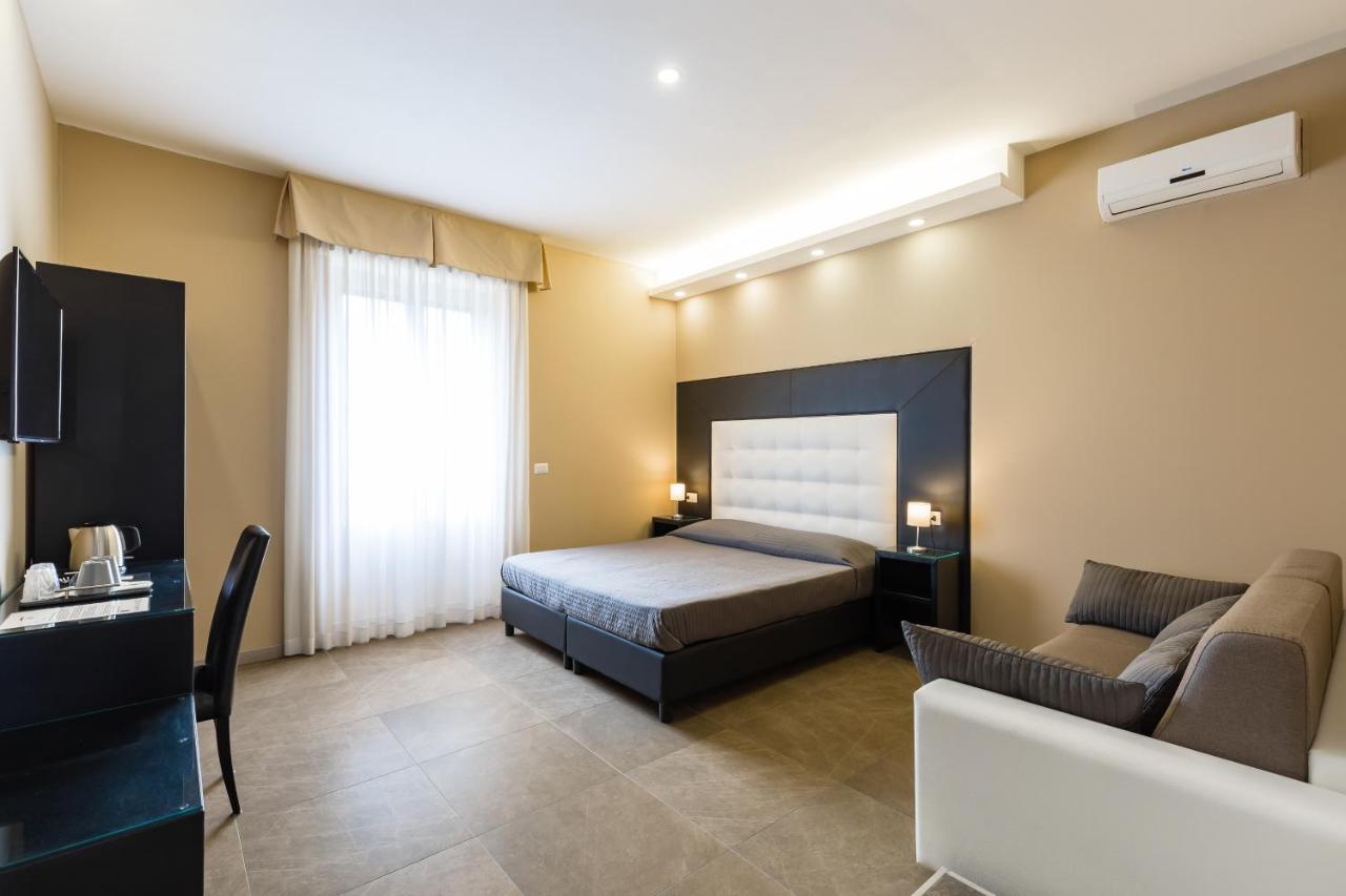 Bh Napoli Railway Otel Dış mekan fotoğraf